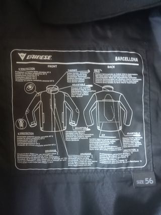 Chaqueta de moto Dainese.
