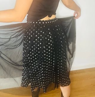 Falda tul negra topos blancos