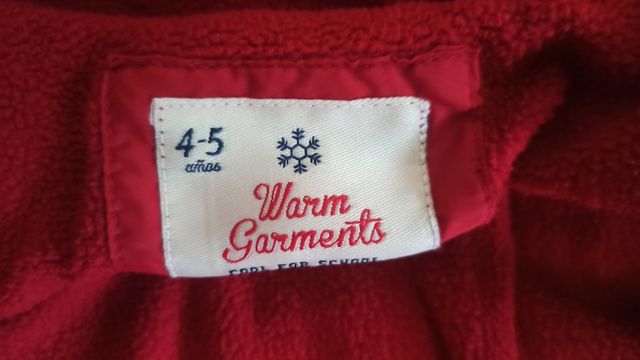 Cazadora roja unisex con capucha