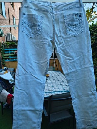 Pantalón vaquero blanco