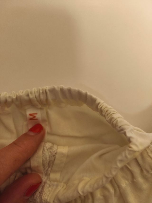 Polainas para niño con encaje