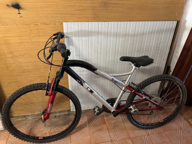 Bicicleta MTB Decathlon Aluminio