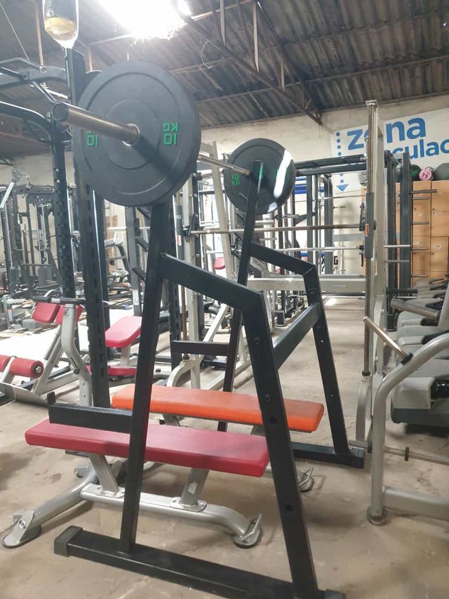 Máquinas de Gimnasio Variadas