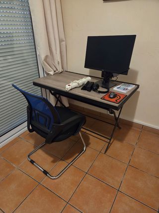 Escritorio y Silla de Oficina