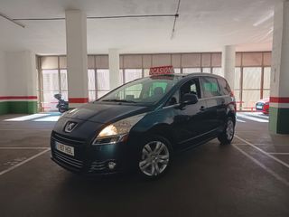 Peugeot 5008 2012