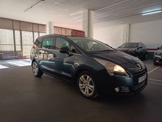 Peugeot 5008 2012