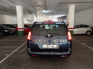 Peugeot 5008 2012