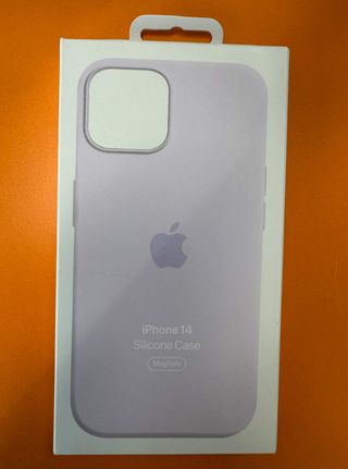 Custodia in silicone lilla per iPhone 14