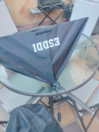 Trípodes , pantallas y otras