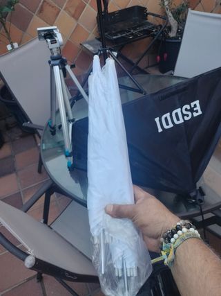 Trípodes , pantallas y otras