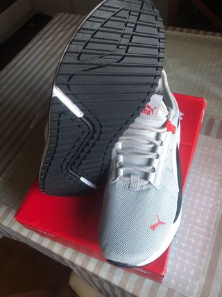 Zapatillas Puma Talla 37.5 Gris/Rojo
