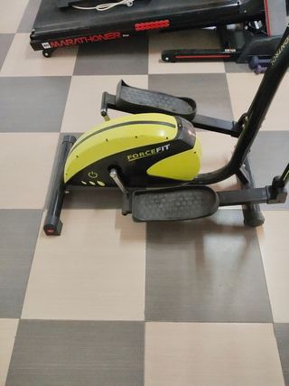 Máquina Elíptica Negra y Amarilla