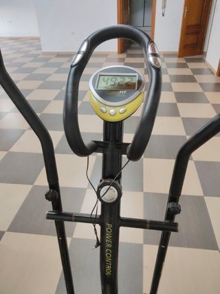 Máquina Elíptica Negra y Amarilla