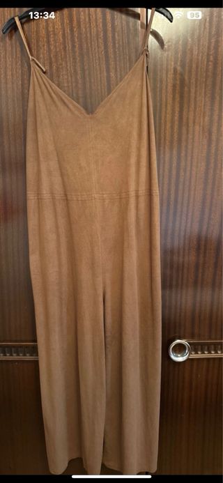 Mono tipo  antelina marrón