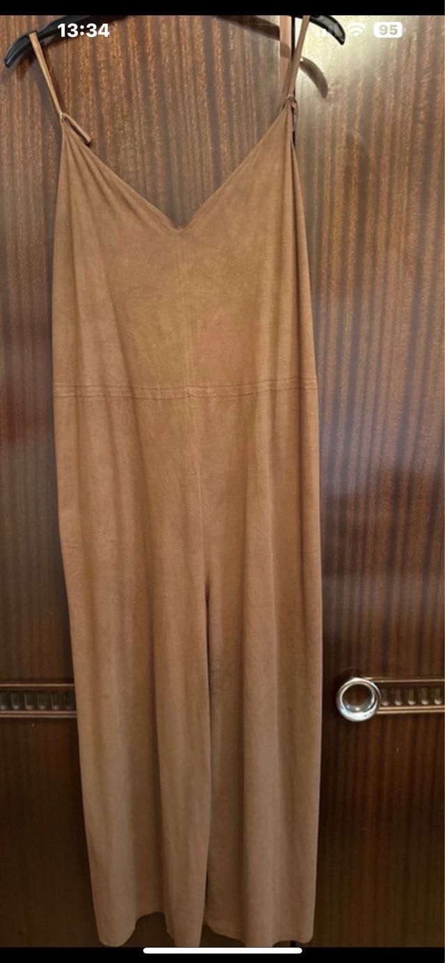 Mono tipo  antelina marrón