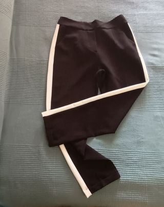 Pantalón negro con raya blanca. Nuevo 