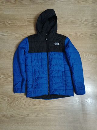 Abrigo The North Face niño azul. Reversible 