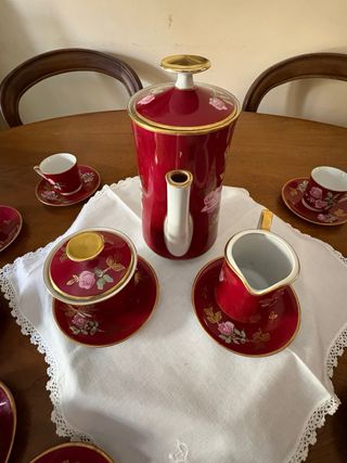 Servizio caffè in porcellana color Borgogna