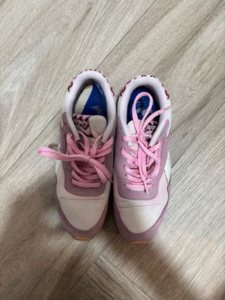 Zapatillas Reebok rosas y blancas