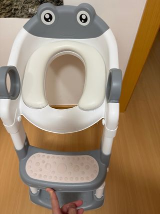 Orinal infantil con escalón y asiento
