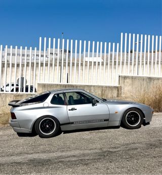 Porsche 944 1984
