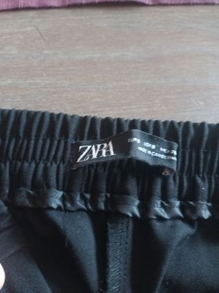 Pantalón cropped Zara negro Talla S