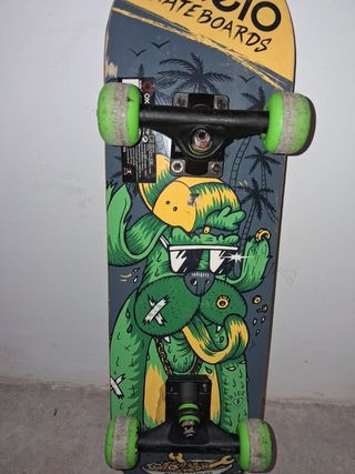 Patinete skate con diseño de perro