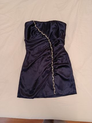 Vestido fiesta sin tirantes azul con pedrería