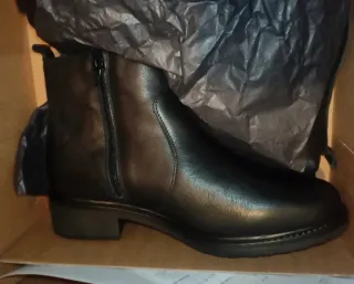 Botas/ botines de mujer talla 38. Sin estrenar
