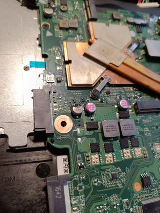 Acer E5 575g para reparar i5 7200u GPU 2gb