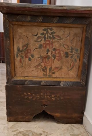 Cassapanca baule antico dipinto