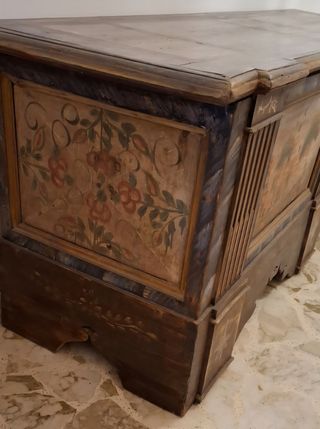 Cassapanca baule antico dipinto