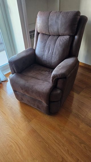 Sillón reclinable marrón