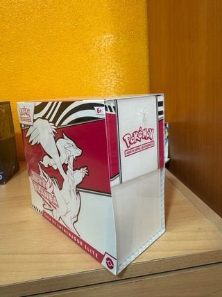 Caja Entrenador Élite Pokémon Llama Blanca