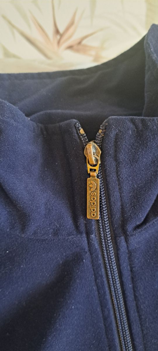 Chandal azul marino Adidas One World años 90