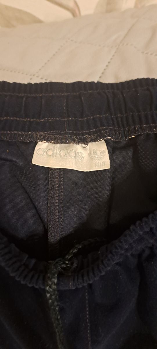 Chandal azul marino Adidas One World años 90