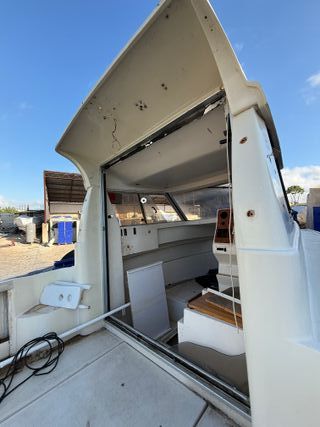 Barco accidentado con documentación