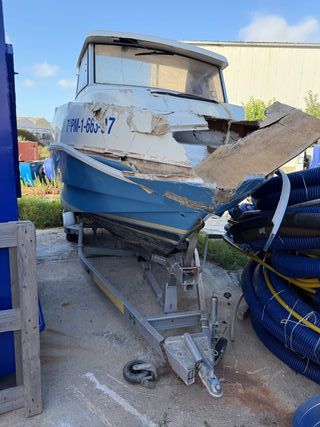 Barco accidentado con documentación