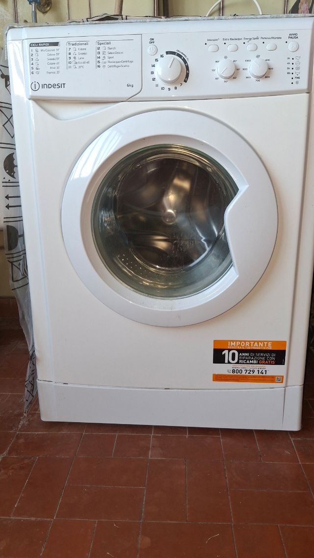 Lavatrice Indesit 6kg EWC 61051 W IT N