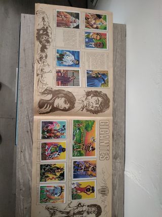 Album monstruos cromos