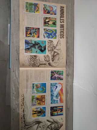 Album monstruos cromos