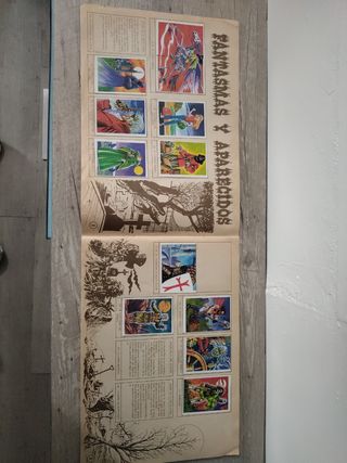 Album monstruos cromos