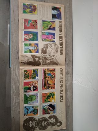 Album monstruos cromos