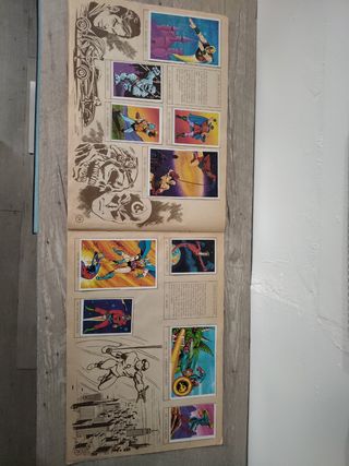 Album monstruos cromos