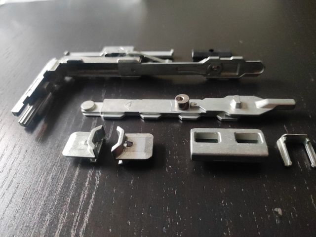 Meccanismo per finestre di marca ROTO