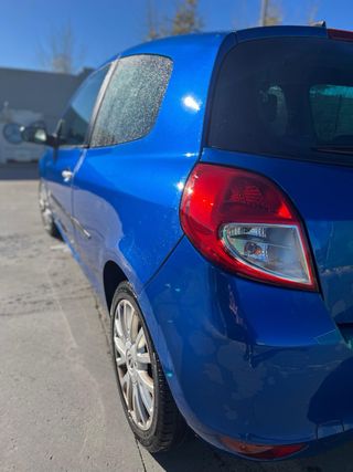 CLIO AZUL 2008