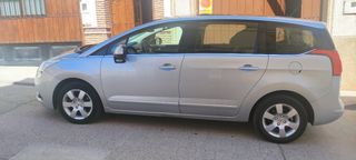 Peugeot 5008 2010