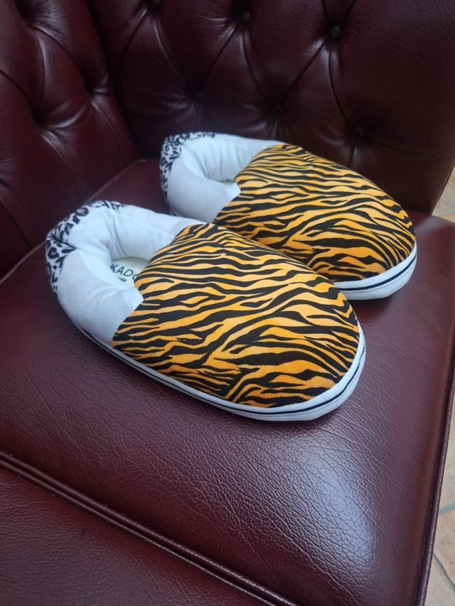 Pantofole slip on fantasia tigre
