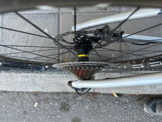 BICICLETA ELÉCTRICA SEMINUEVA MONDRAKER CRAFTY. 