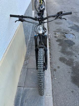BICICLETA ELÉCTRICA SEMINUEVA MONDRAKER CRAFTY. 